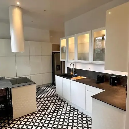 Luxury With Eiffel Tower Views Near Victor Hugo