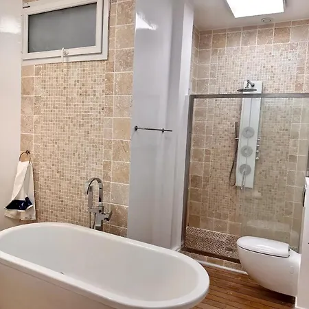 Luxury With Eiffel Tower Views Near Victor Hugo Appartement