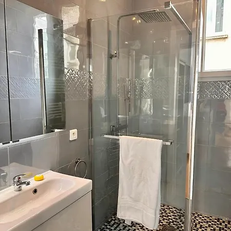 Luxury With Eiffel Tower Views Near Victor Hugo